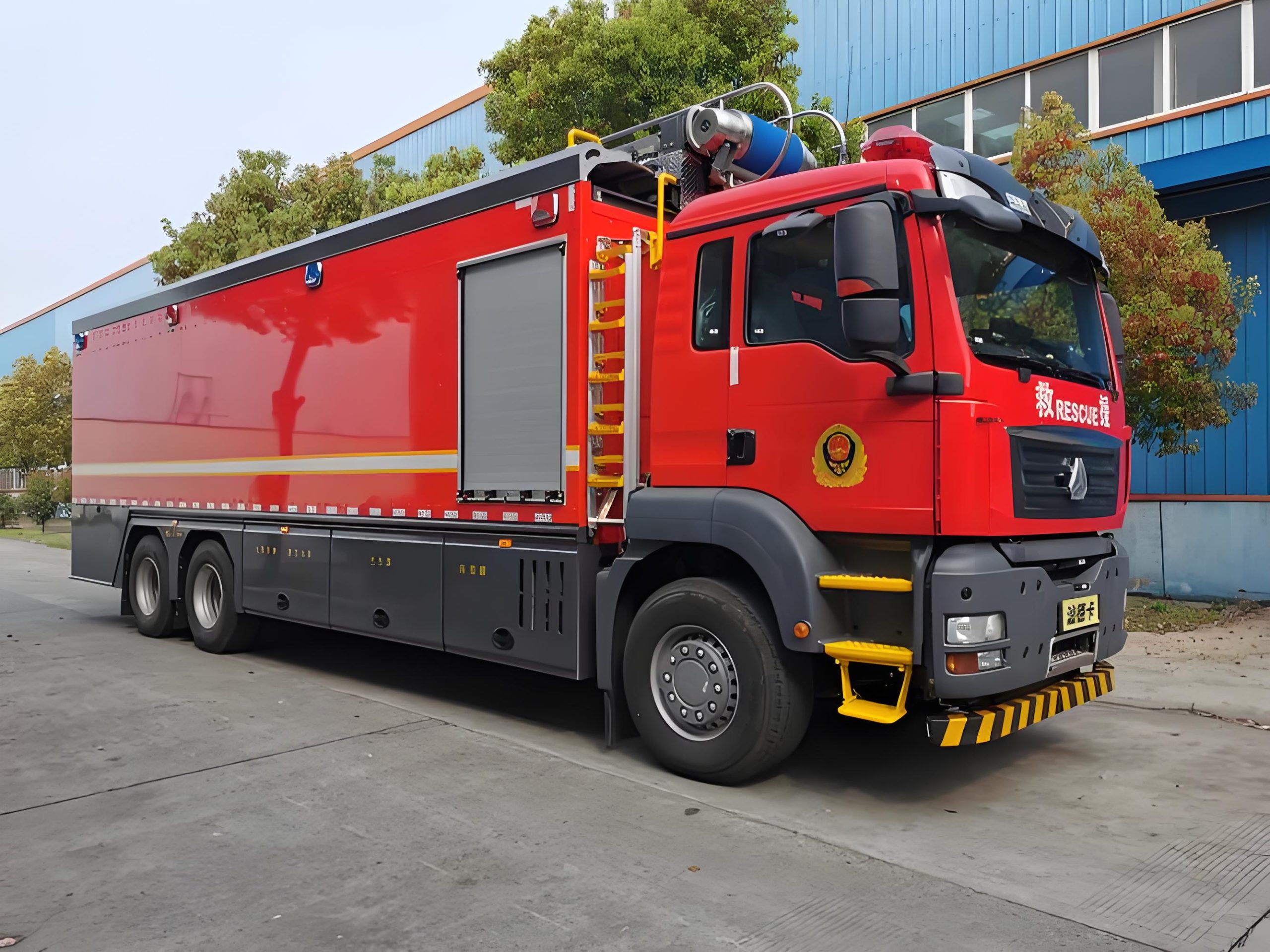 Mobile hydraulic systems in emergency vehicles