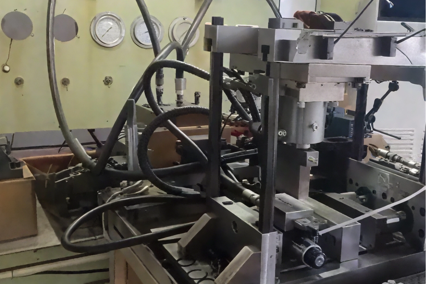Surface finishing process for hydraulic valve parts