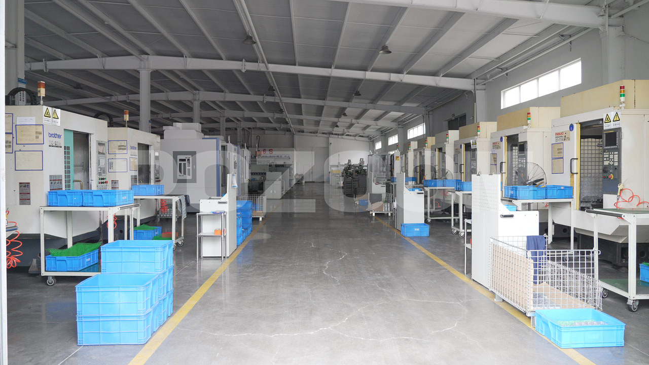 Pozoom Hydraulics production facility with CNC machines