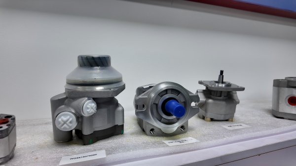 hydraulic cylinder structures and components