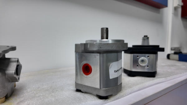 hydraulic cylinder technical analysis