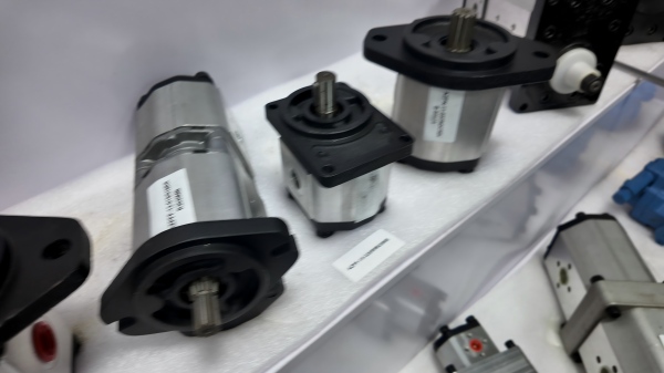 hydraulic flow meter