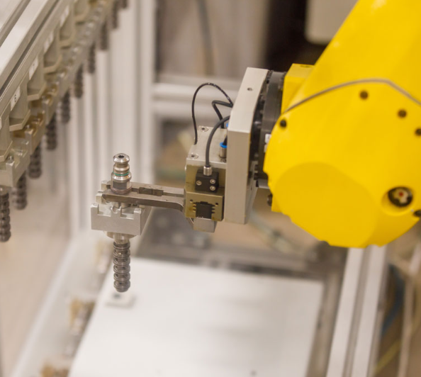 hydraulic spool valve